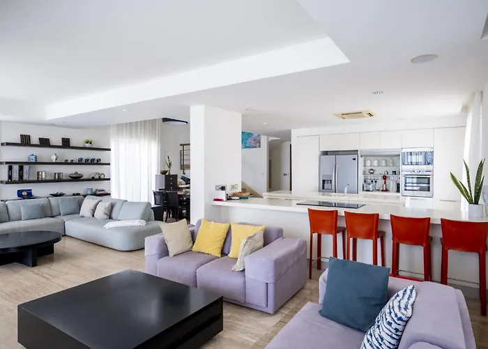 Aaa Seaview Panorama * 페리볼리아