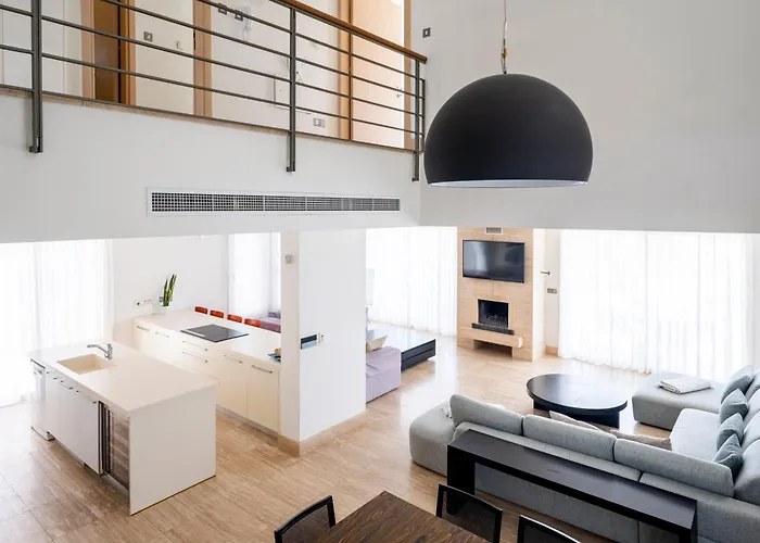 Aaa Seaview Panorama * 페리볼리아